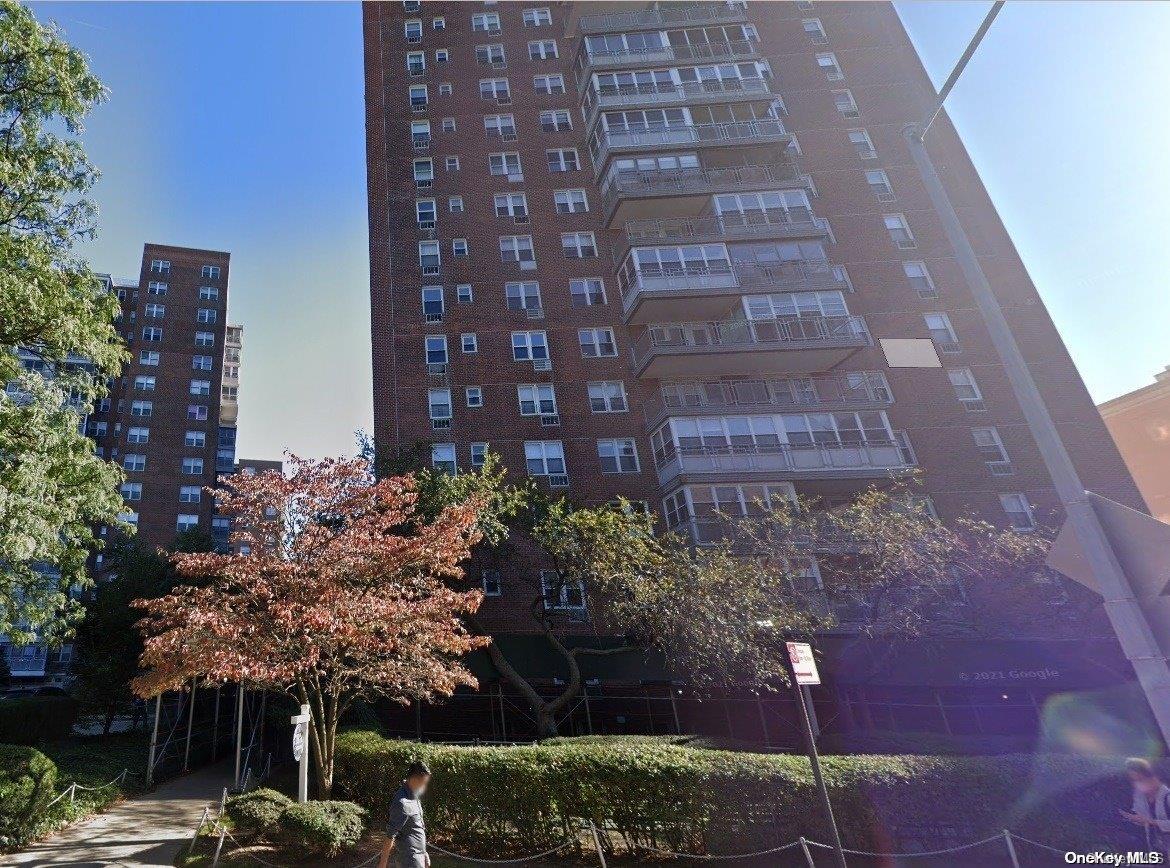 Property for Sale at Franklin Avenue 11E, Flushing, Queens, NY - Bedrooms: 1 
Bathrooms: 1  - $385,000