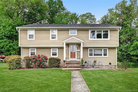Homes For Sale - 7 Windsor Brook Lane<br/> Rockland County, Tappan, NY 10983