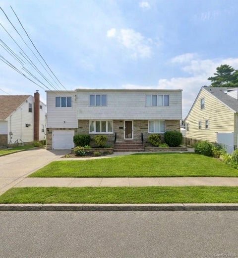 Apartment For Rent - 314 Lucille Avenue<br/> Nassau County, Franklin Square, NY 11003