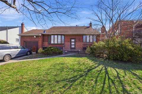 921 Edwards Boulevard, Valley Stream, NY 11580 - MLS#: 990374