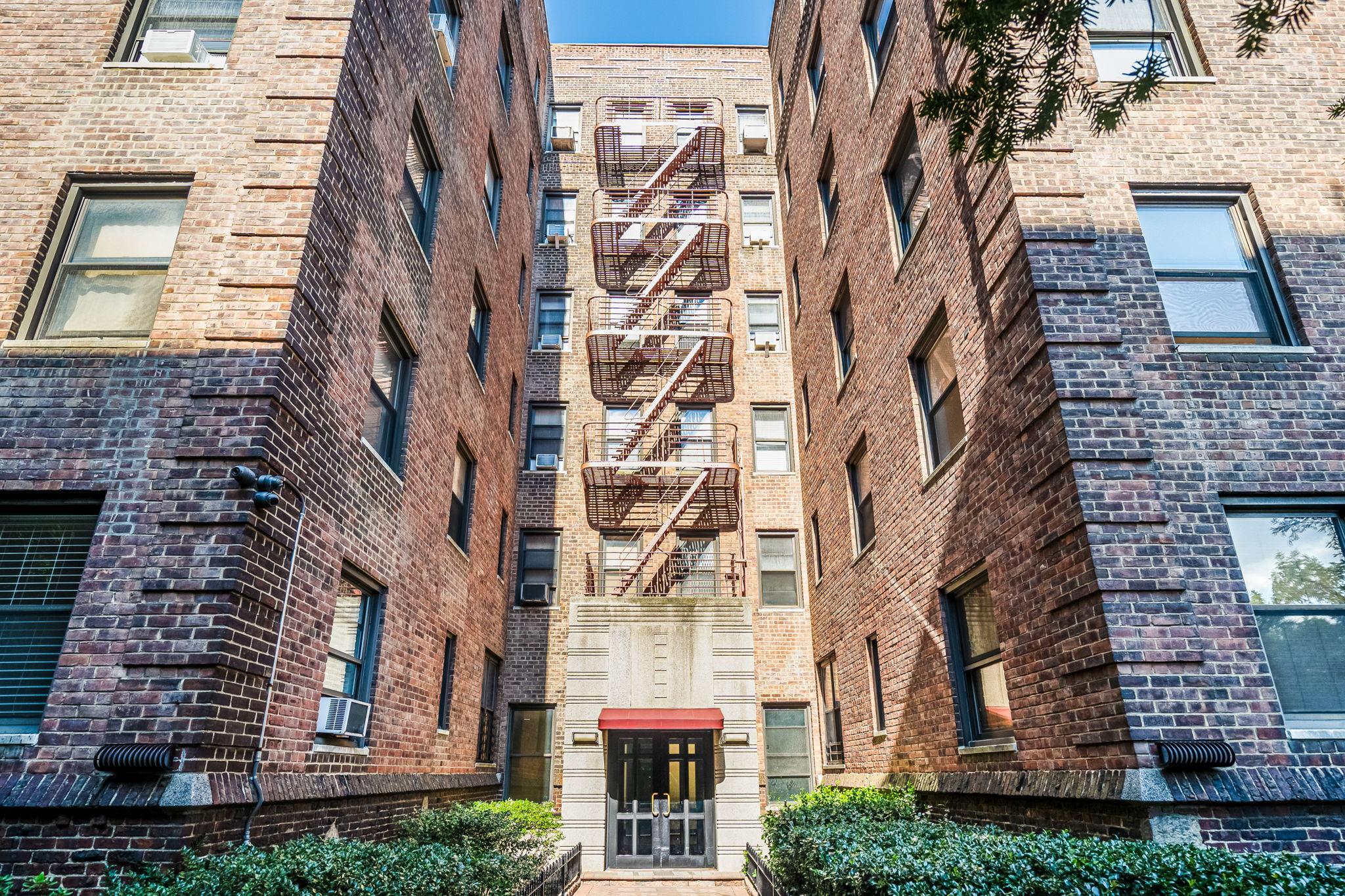 Riverdale Avenue 3C, Bronx, New York - 1 Bedrooms  
1 Bathrooms  
3 Rooms - 