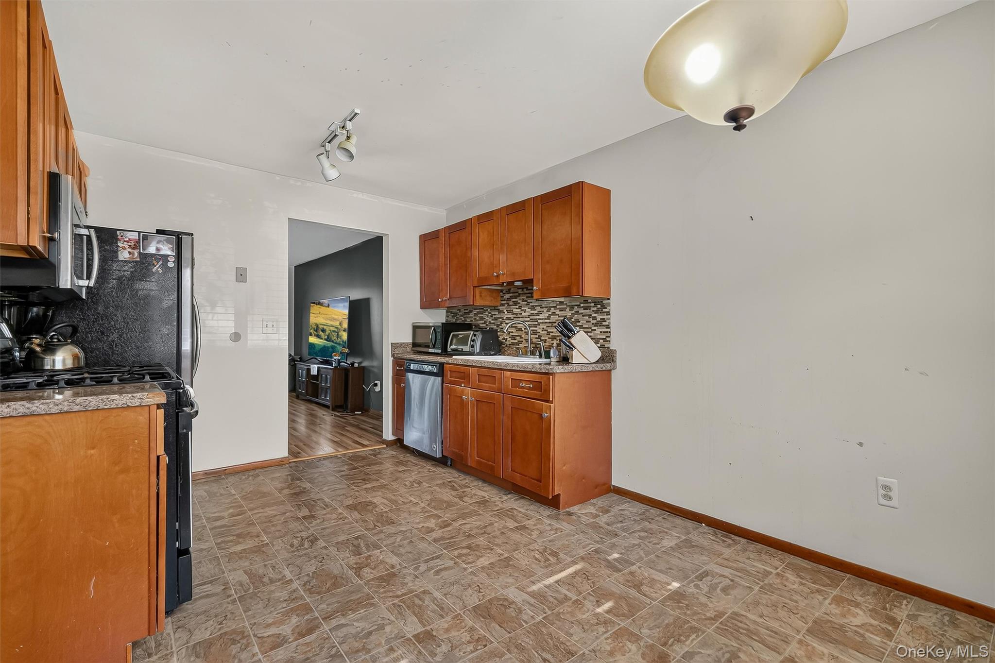 154 Eagleton Drive - Photo 4