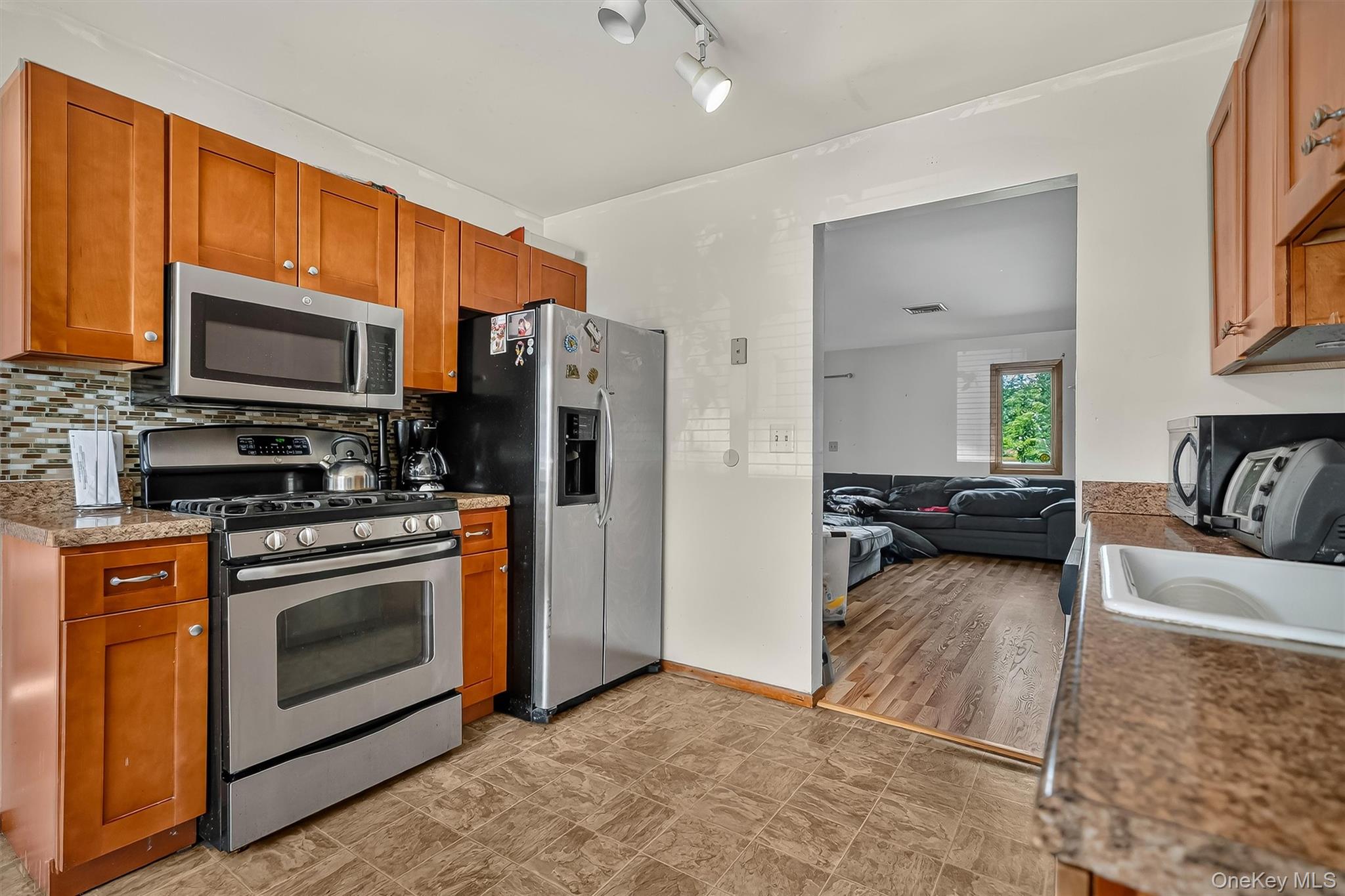154 Eagleton Drive - Photo 2