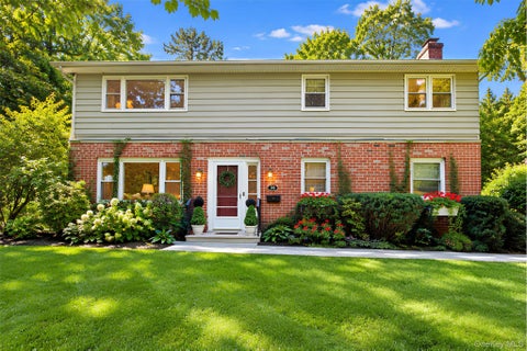 Photo of 630 Ashford Avenue, Ardsley, NY 10502 (MLS # 1048194)