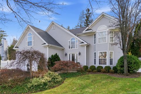 Homes For Sale - 22 Knott Drive<br/> Glen Cove, NY 11542