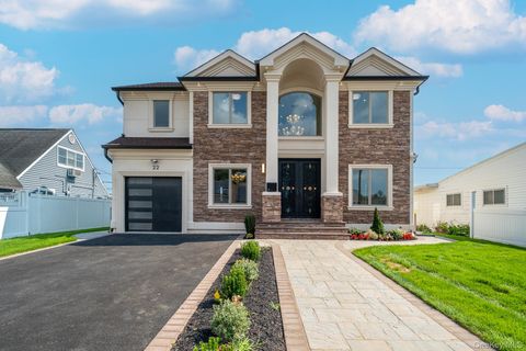 22 Sleepy Lane Hicksville NY 11801