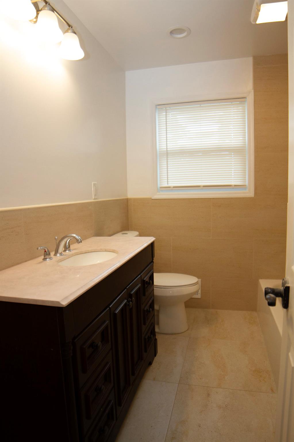 9 Juniper Pl, Amityville, New York image 5