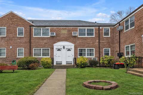 Homes For Sale - 251-16 58th Avenue Ave #UNIT 25-1<br/> Queens County, Little Neck, NY 11362