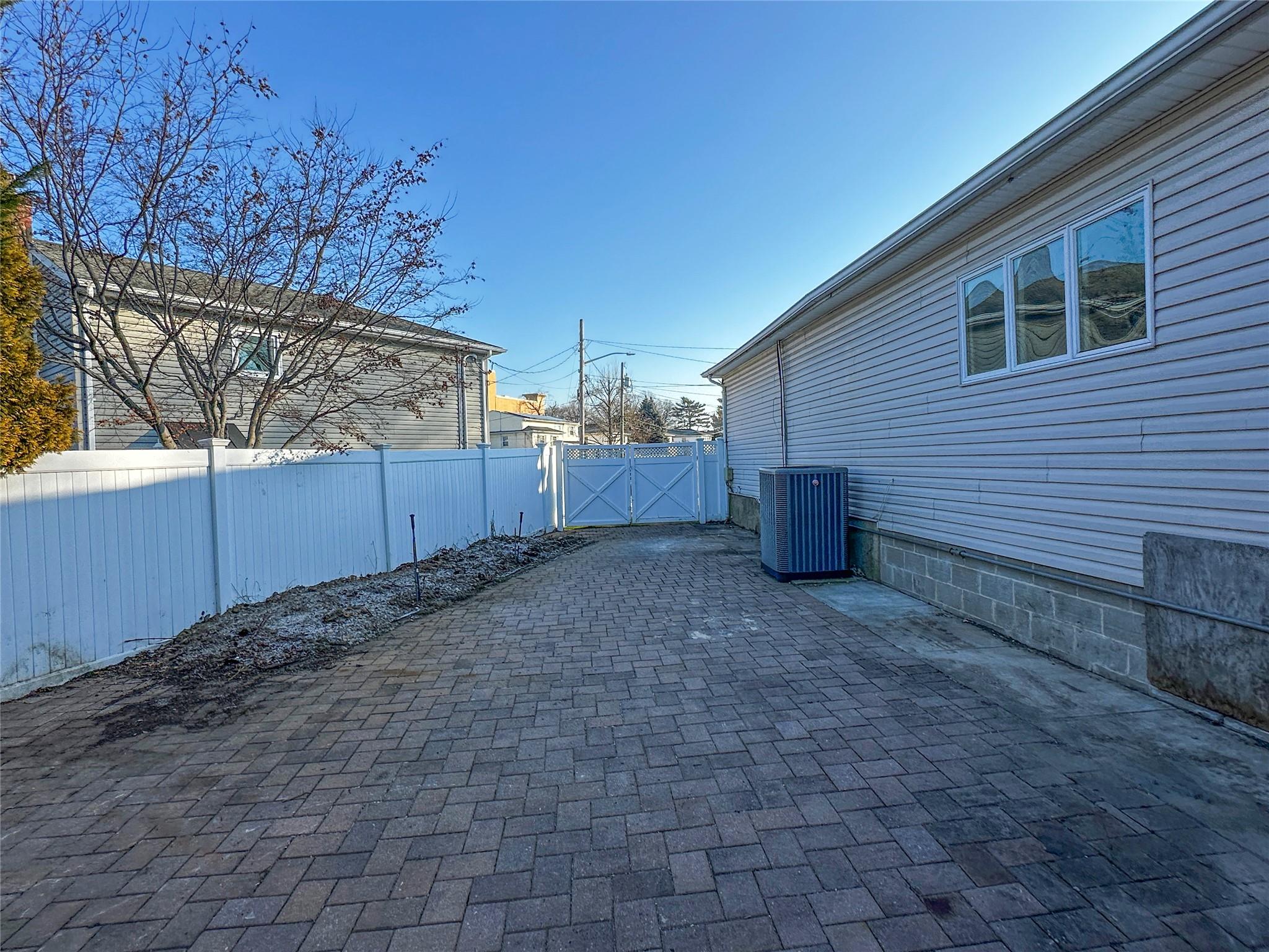 18 Jones Court, Massapequa Park, New York image 20