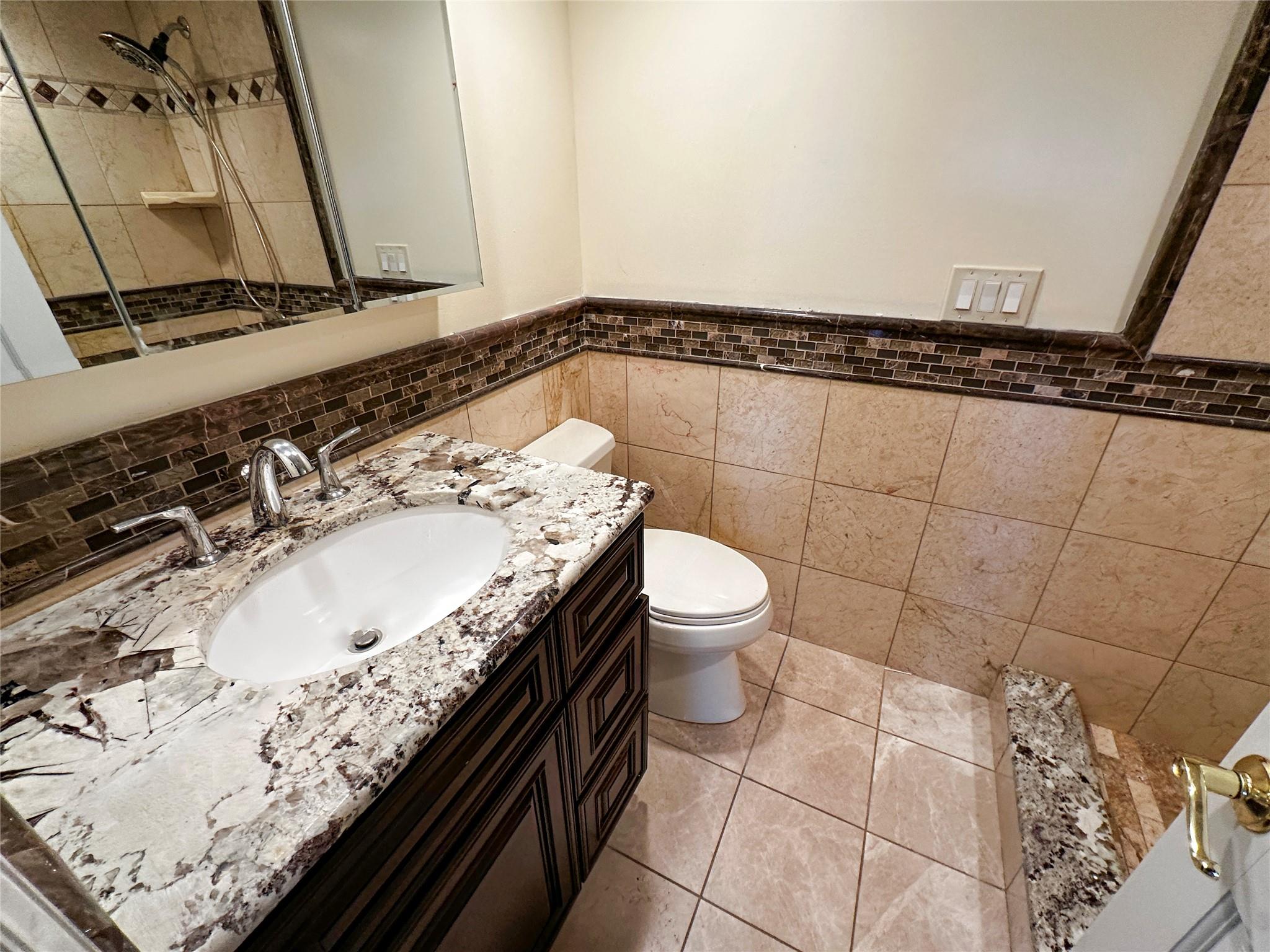 18 Jones Court, Massapequa Park, New York image 12
