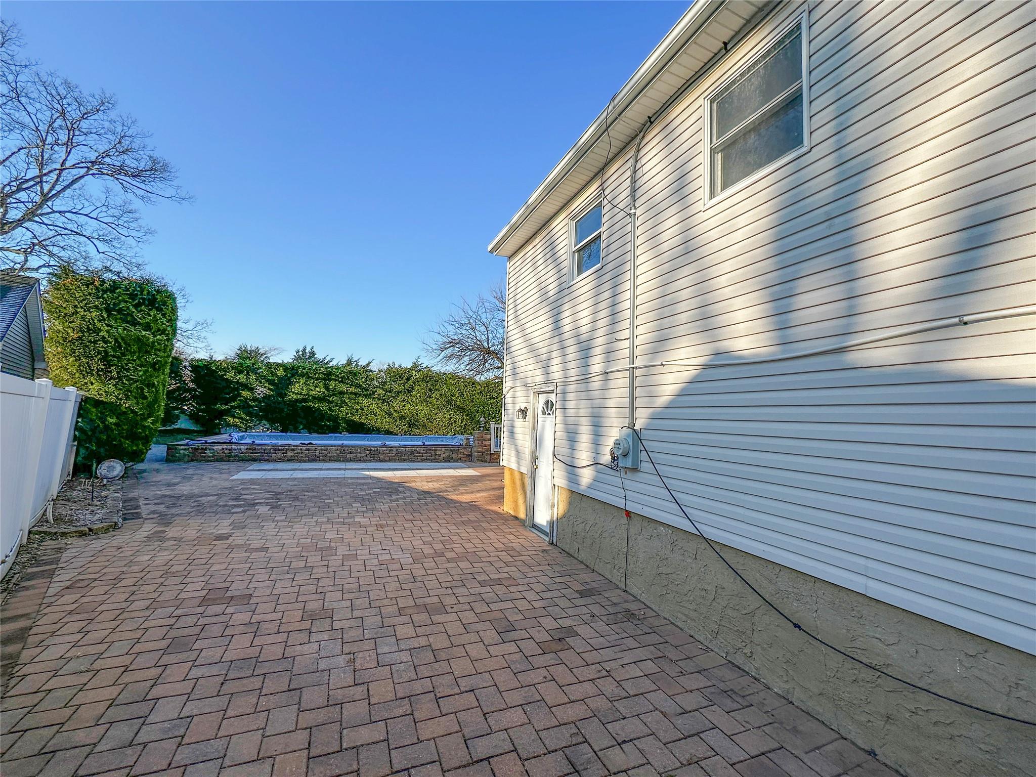 18 Jones Court, Massapequa Park, New York image 13