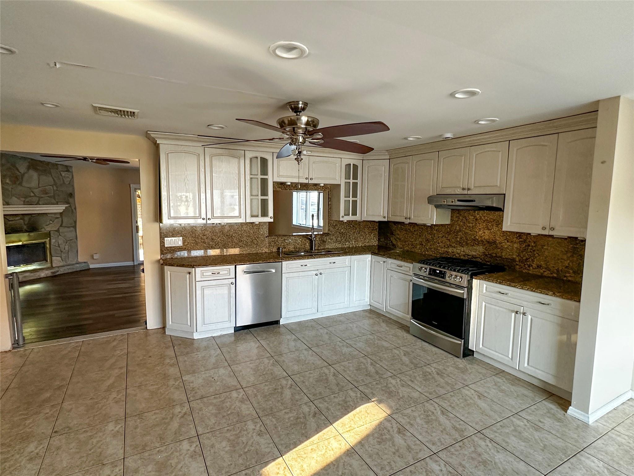 18 Jones Court, Massapequa Park, New York image 6