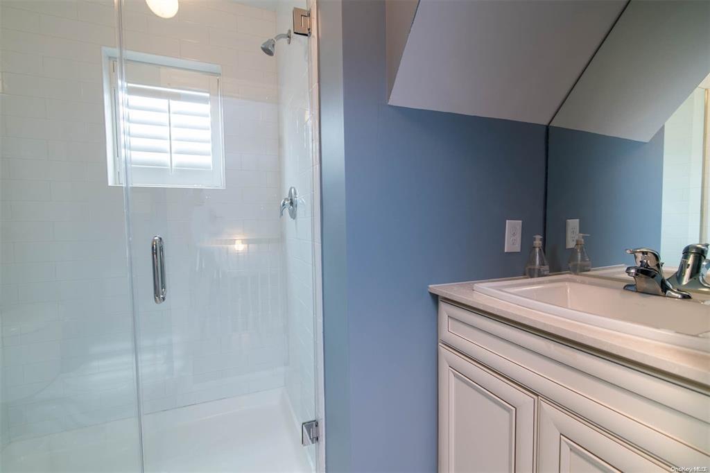 7 Hampton Court Drive, Eastport, New York image 27