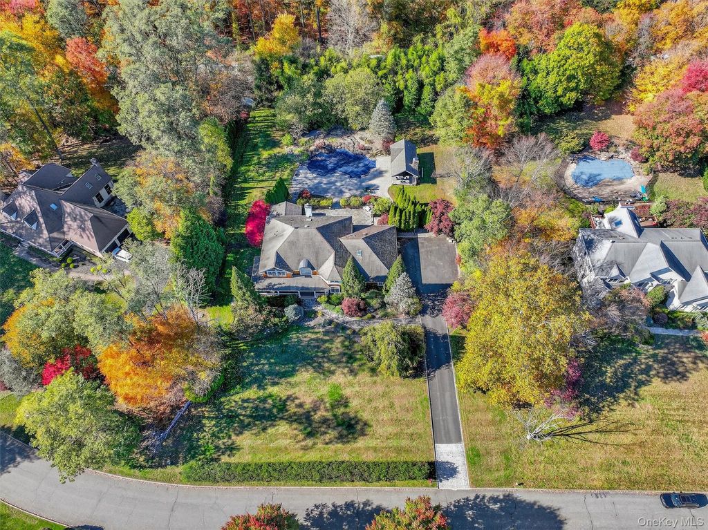 Photo of 3 Cutler Court, Suffern, NY 10901 (MLS # 965911)