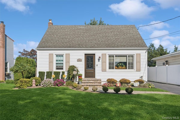 295 N ATLANTA AVE, MASSAPEQUA, NY 11758 - Image c5dd61a992a459df3a07afd8dbe5d89f/616290327