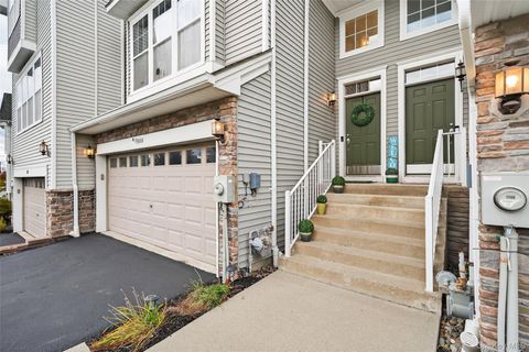 Photo of 1404 Hawthorn Way, New Windsor, NY 12553 (MLS # 924162)