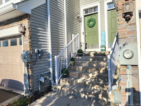 Photo of 1404 Hawthorn Way, New Windsor, NY 12553 (MLS # 924162)
