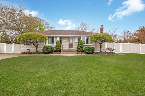 Homes For Sale - 2 Seley Cross<br/> Islip Terrace, NY 11752