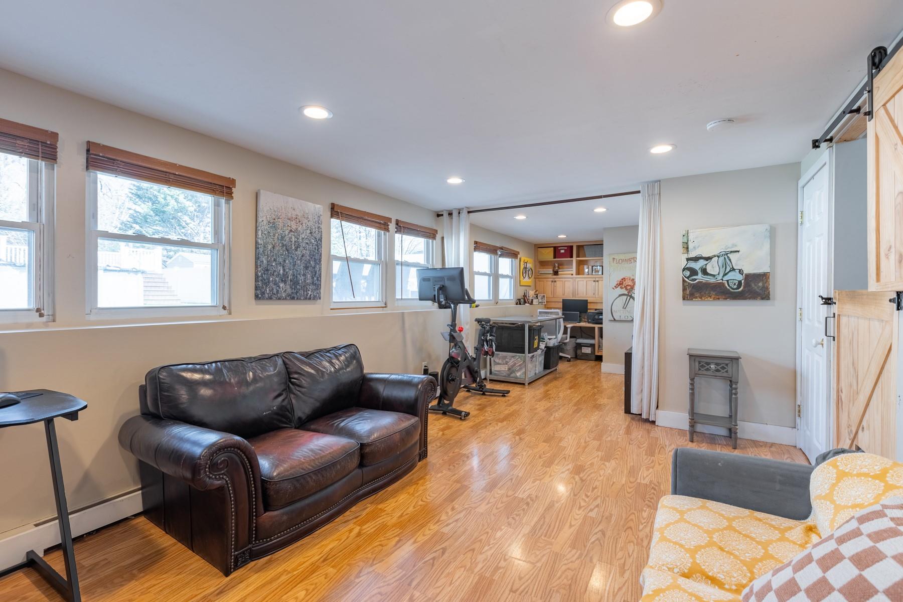 33 N Community Road, Bay Shore, New York image 17