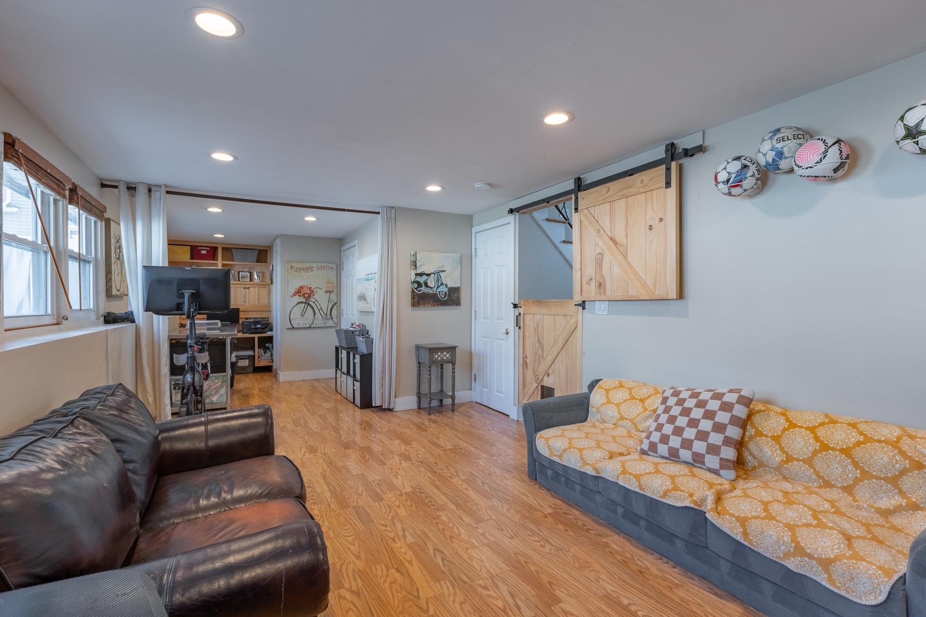 33 N Community Road, Bay Shore, New York image 20