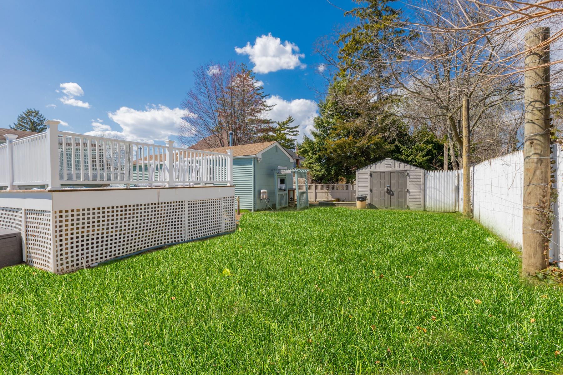 33 N Community Road, Bay Shore, New York image 29