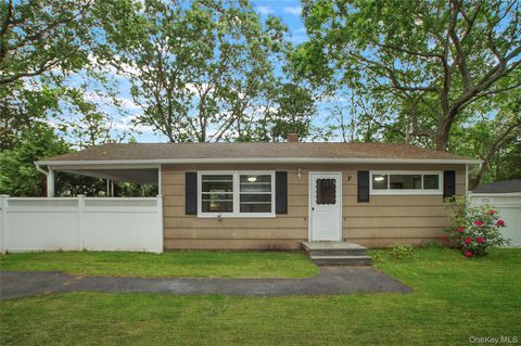 114 Lynncliff Road 114 Lynncliff Road Hampton Bays NY 11946