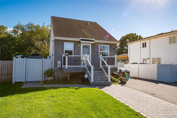 14 DONNA LN, RONKONKOMA, NY 11779 - Image c5ecdf693f21b013c10d8db07010cfde/4177360153