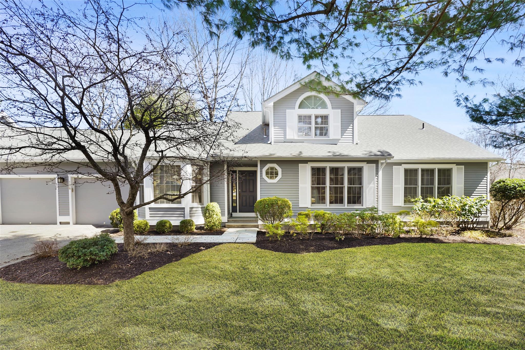 136 Ruxton Road, Mount Kisco, New York image 1
