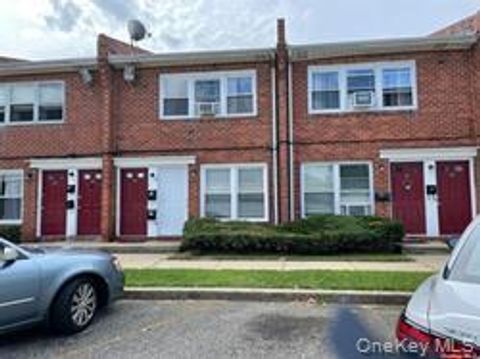 Apartment For Rent - 680 Evelyn Avenue #2 A<br/> East Meadow, NY 11554
