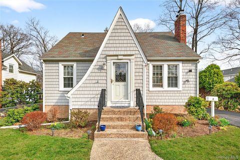 Homes For Sale - 8 W Palisades Avenue<br/> Nanuet, NY 10954