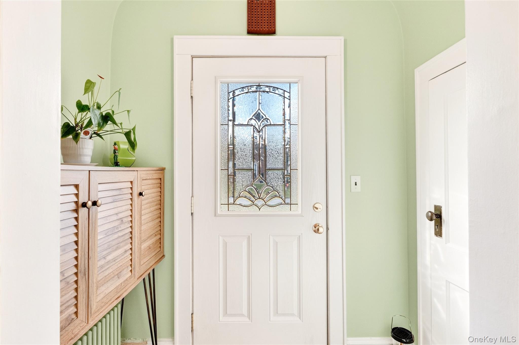 8 W Palisades Avenue