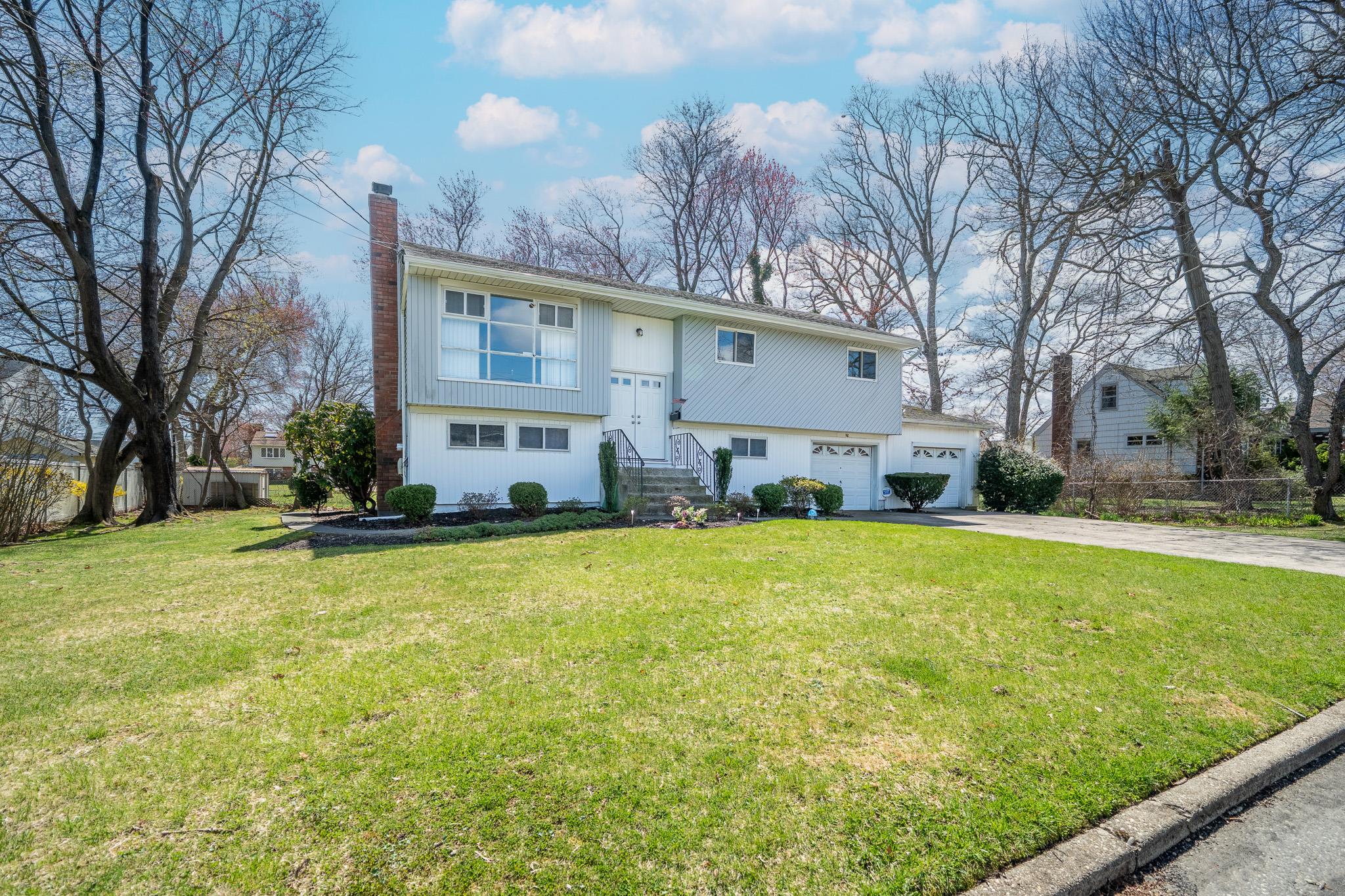 50 Shipman Avenue, North Babylon, New York image 3