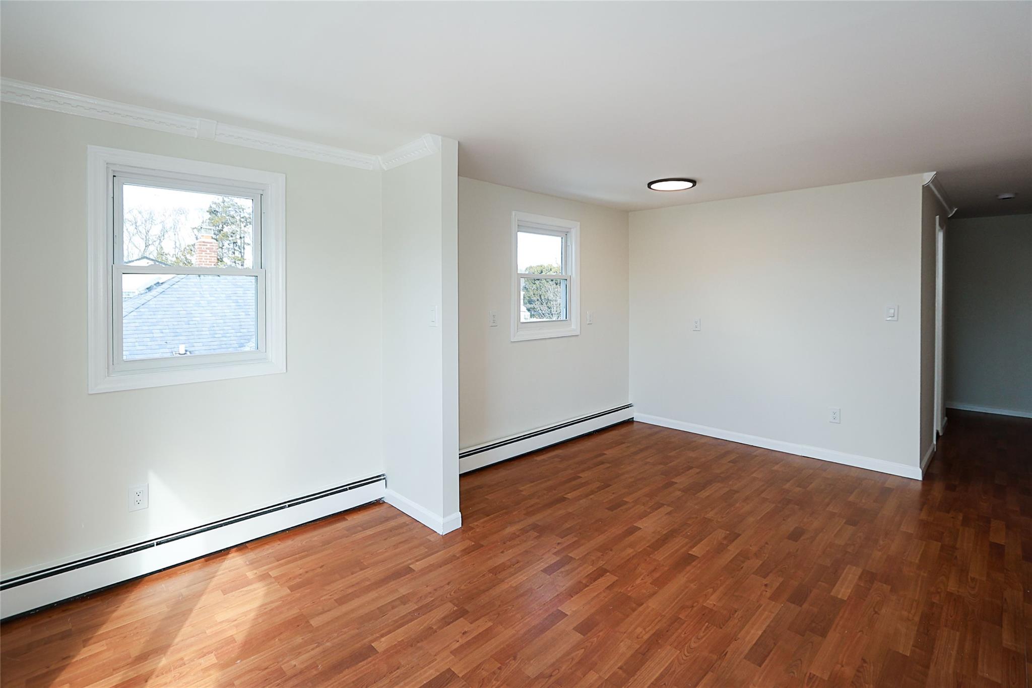 32 Beechwood Street, Farmingdale, New York image 17