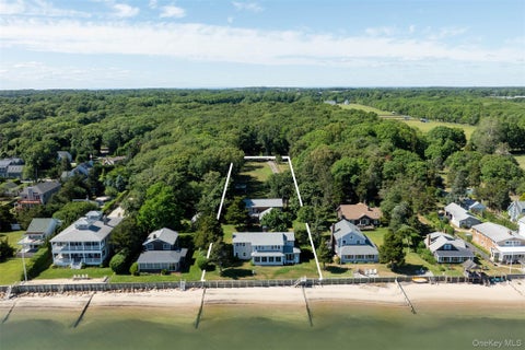Homes For Sale - 300 Terry Path<br/> Suffolk County, Mattituck, NY 11952