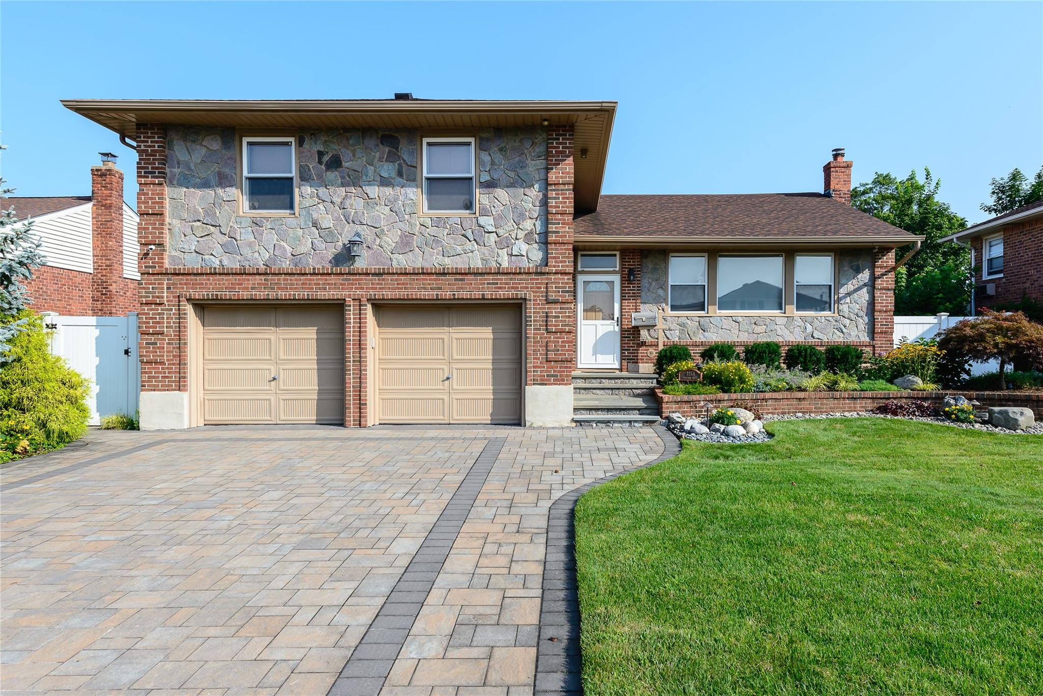 1153 Sheldon Drive, Westbury, New York image 2