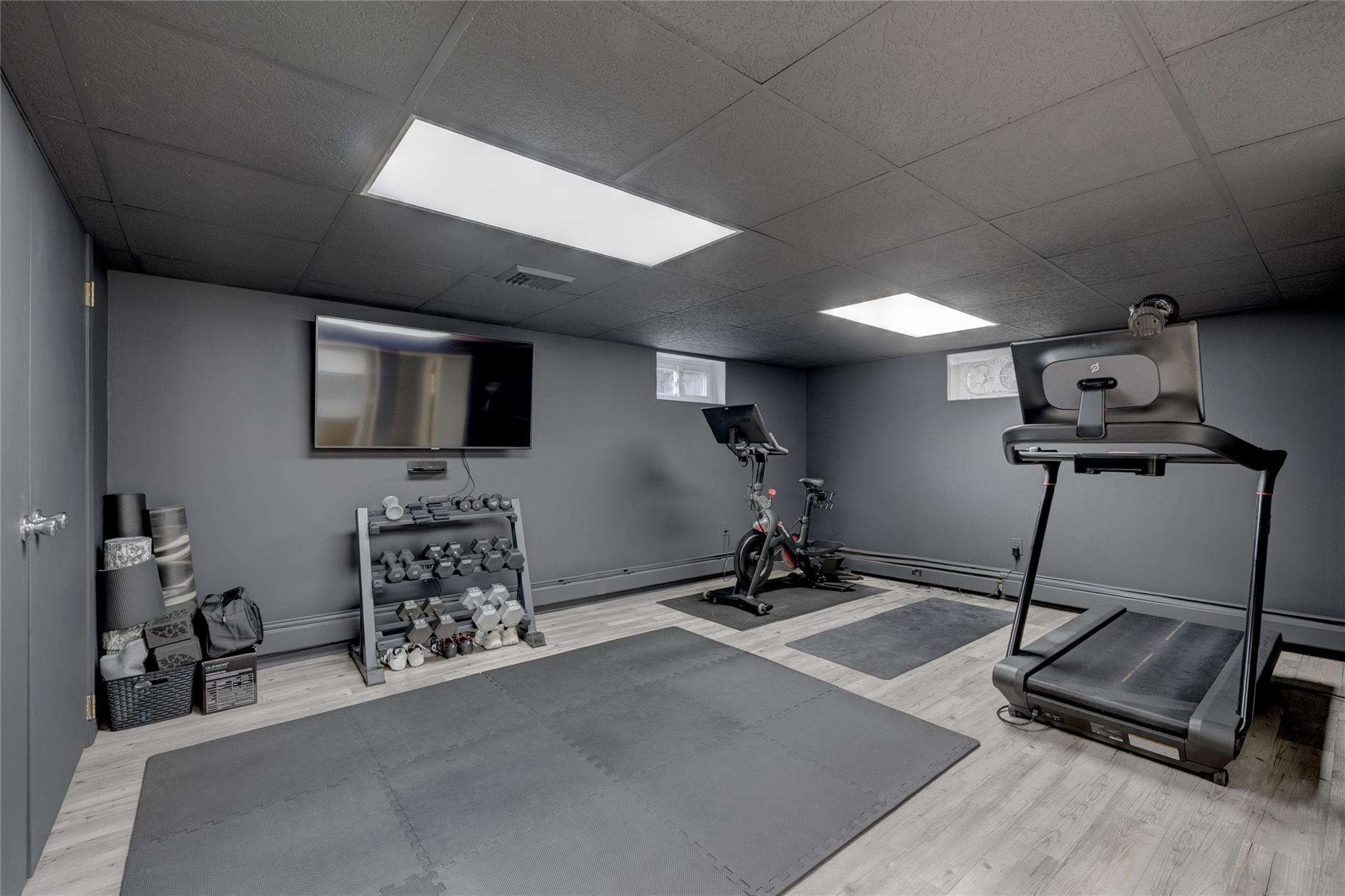 1153 Sheldon Drive, Westbury, New York image 21