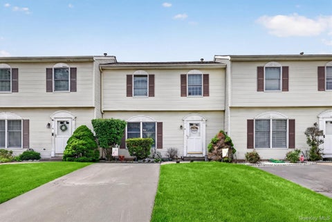 Homes For Sale - 4 Strack Court<br/> Rockland County, West Haverstraw, NY 10993