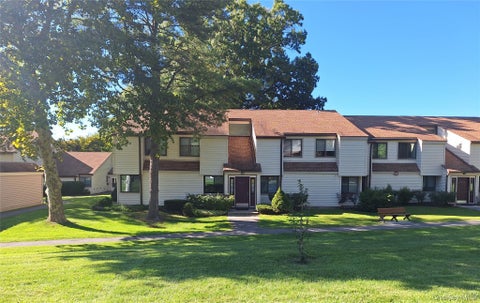 Condo For Sale - 52 Jefferson Oval #A<br/> Yorktown Heights, NY 10598