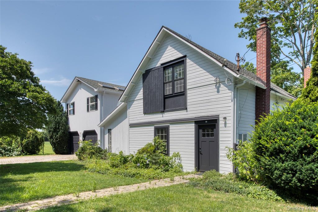 Photo of 270 North Street, Cutchogue, NY 11935 (MLS # 949371)