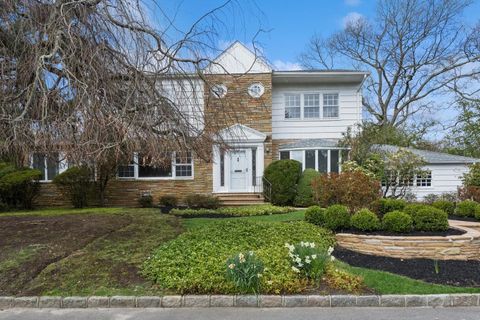 270 Bayberry Drive Hewlett Harbor NY 11557