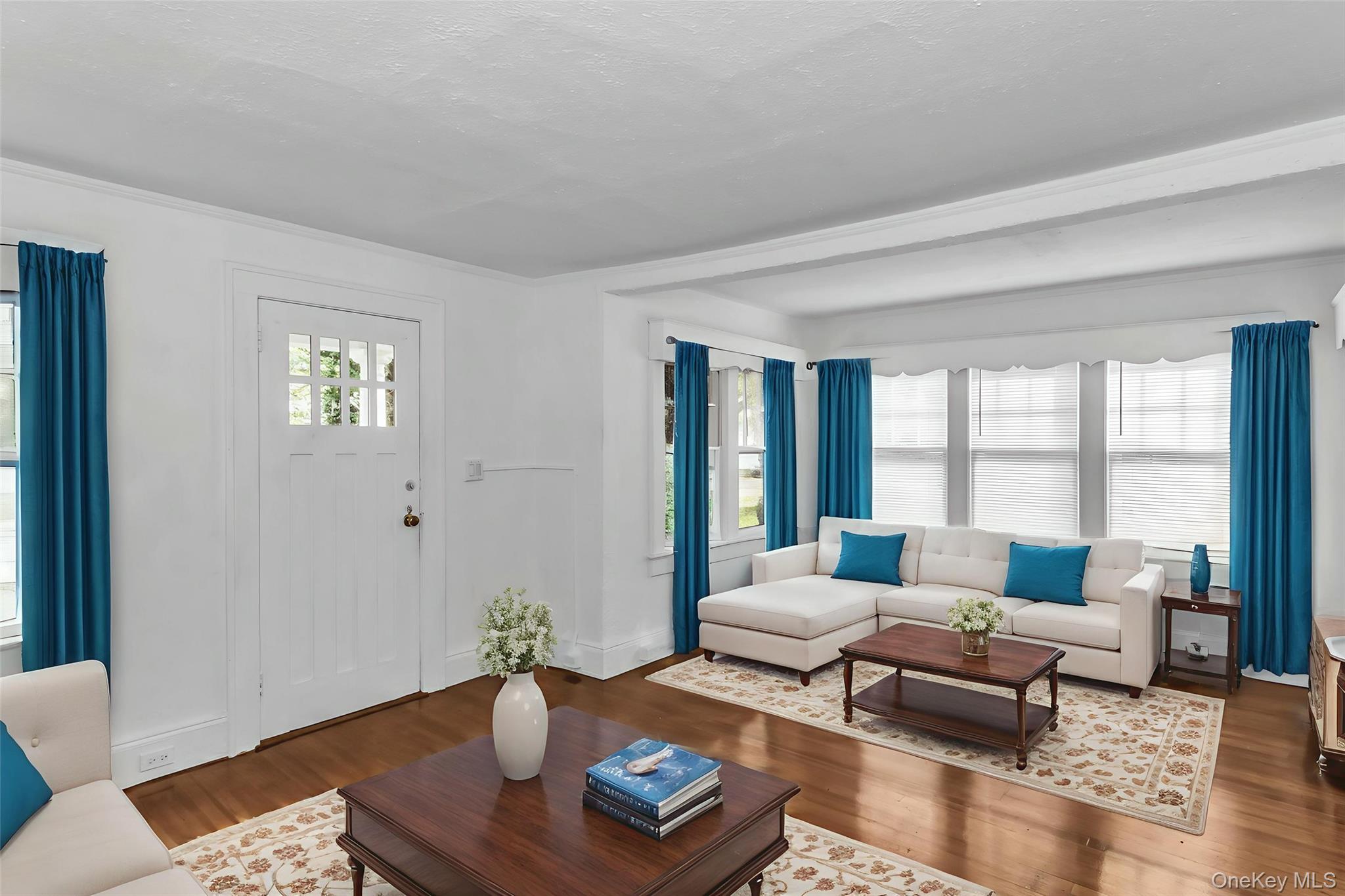 251 N Long Beach Avenue