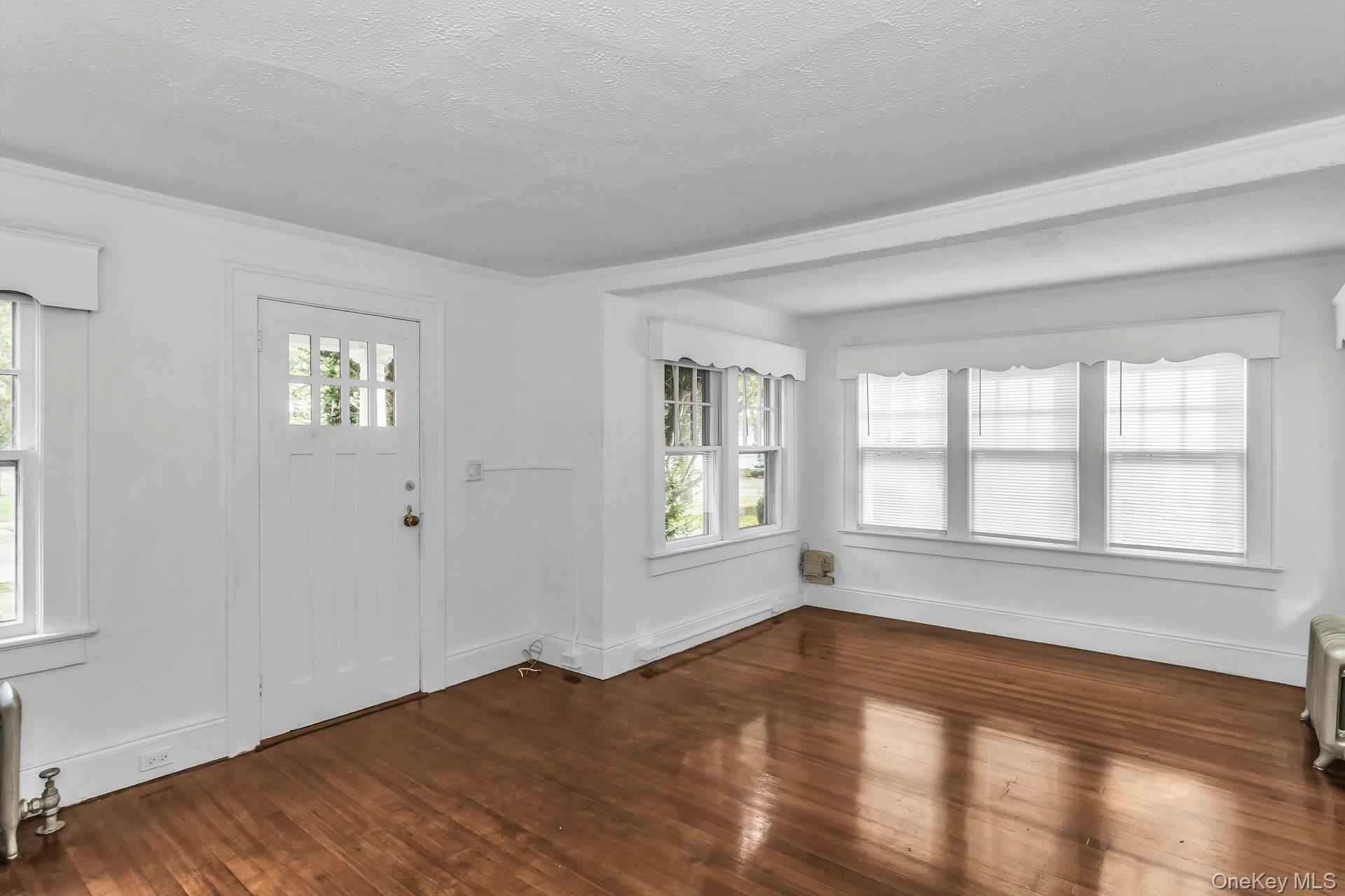 251 N Long Beach Avenue