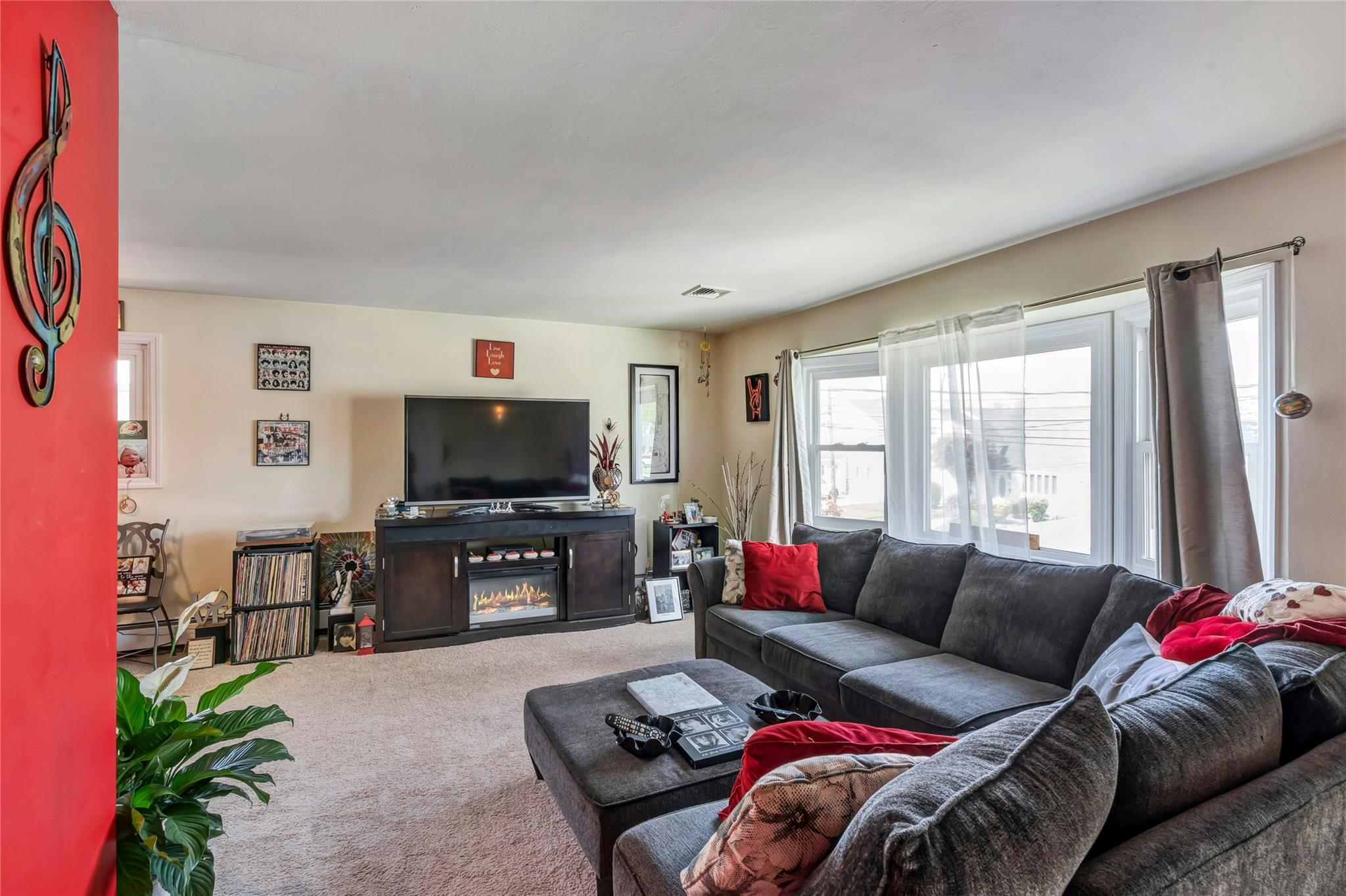 2375 Bayview Avenue, Wantagh, New York image 6
