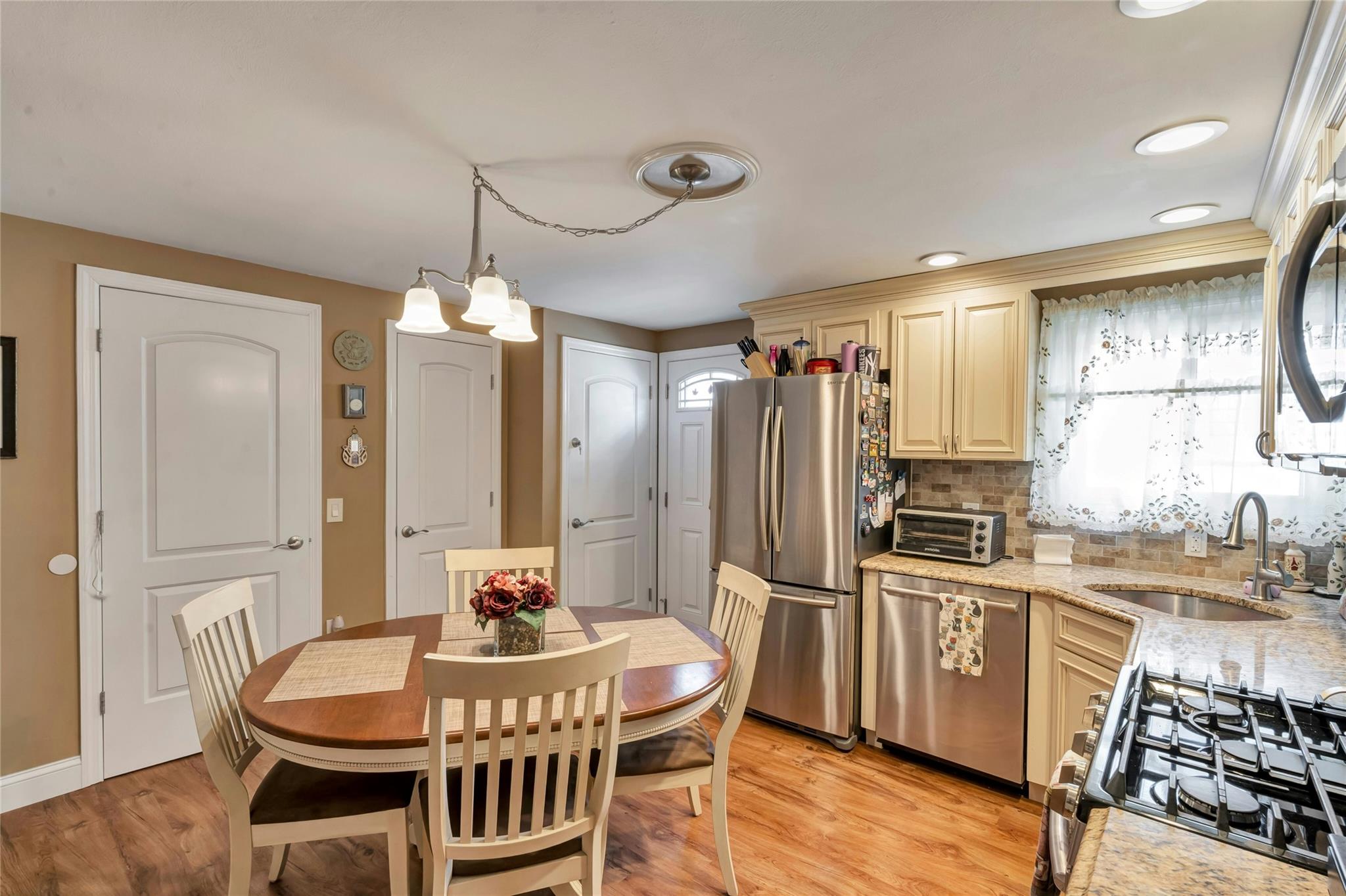 2375 Bayview Avenue, Wantagh, New York image 17