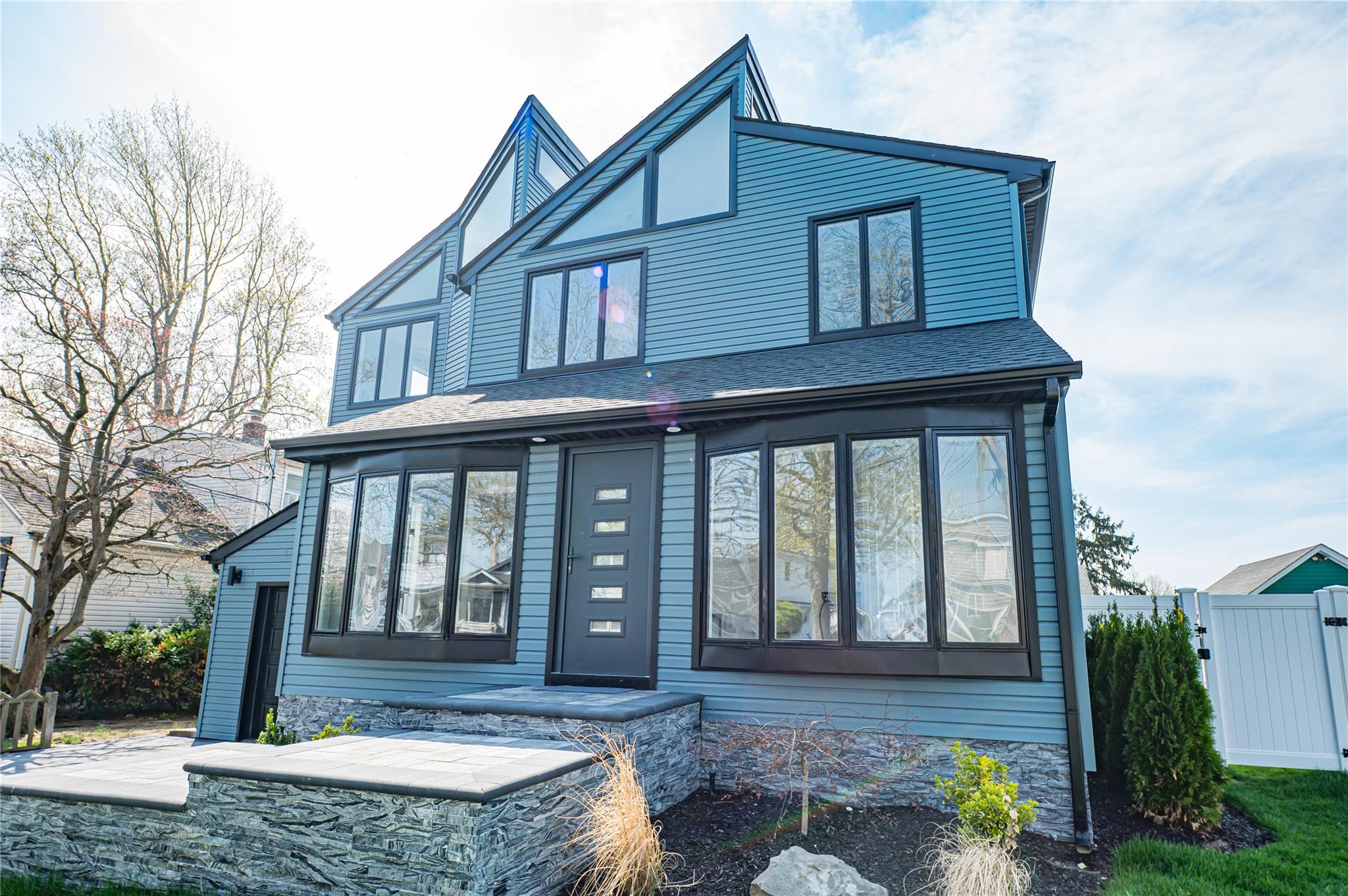 2726 Clarendon Avenue, Bellmore, New York image 2