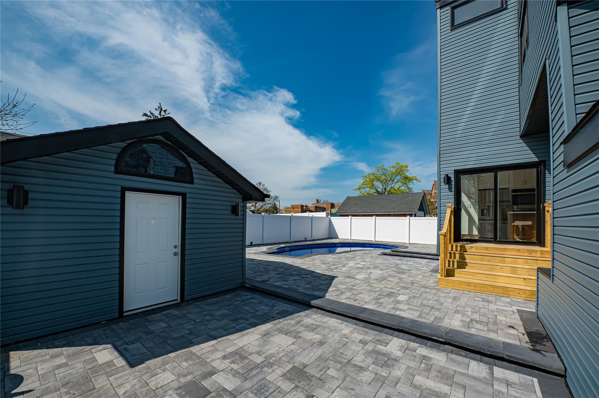 2726 Clarendon Avenue, Bellmore, New York image 33
