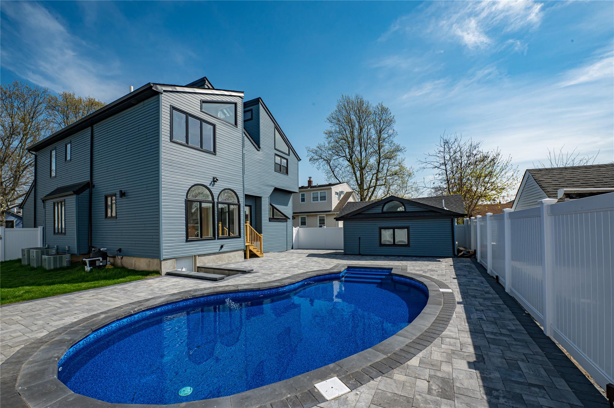 2726 Clarendon Avenue, Bellmore, New York image 27
