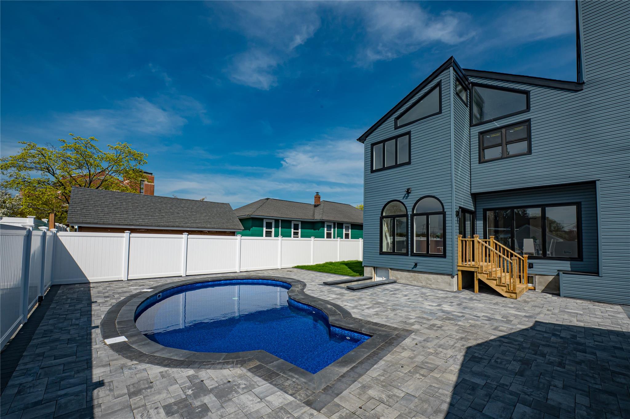 2726 Clarendon Avenue, Bellmore, New York image 28