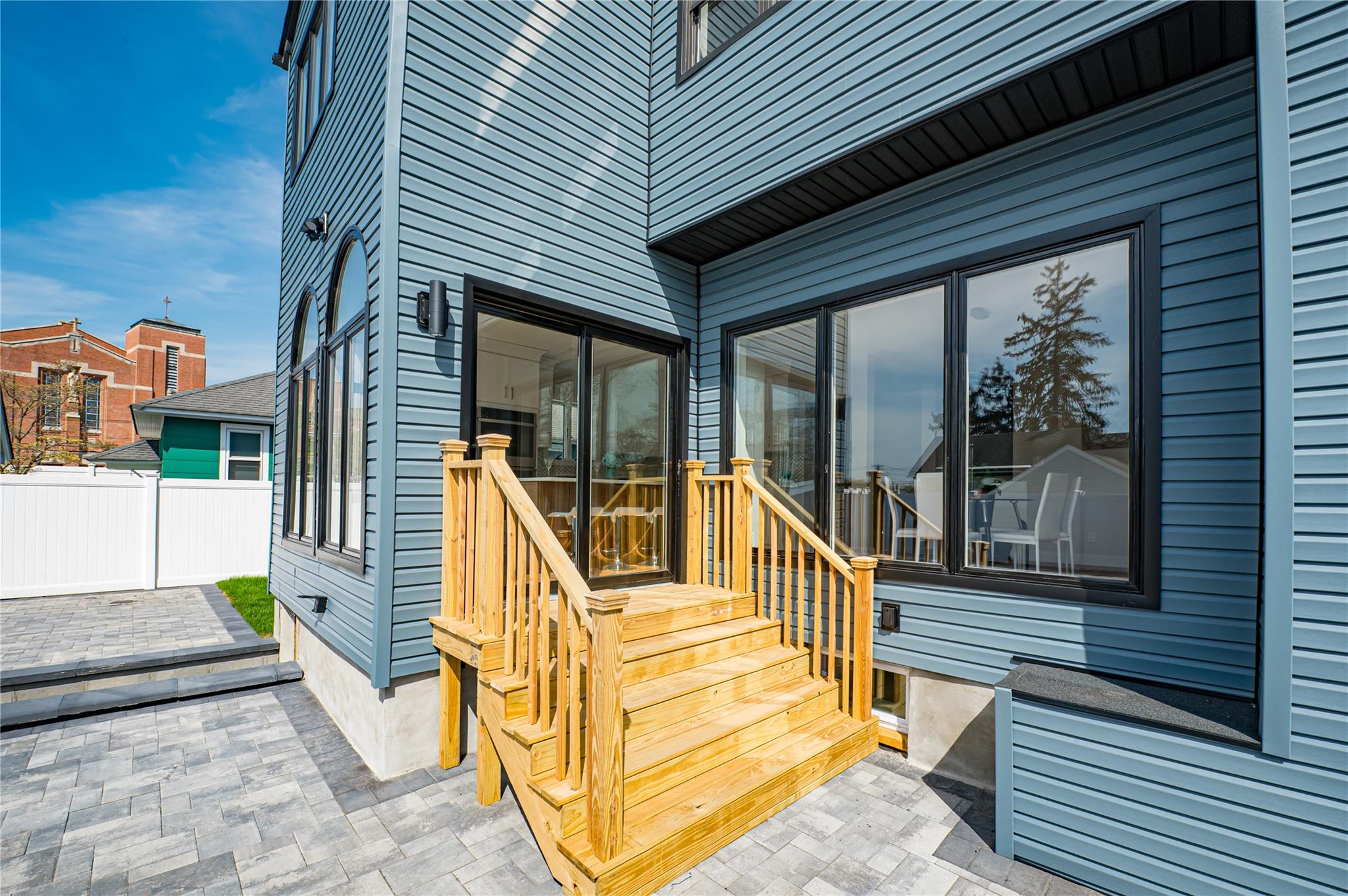 2726 Clarendon Avenue, Bellmore, New York image 32