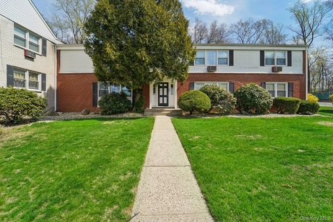 Photo of 17 Revere Court #2413, Suffern, NY 10901 (MLS # 974826)